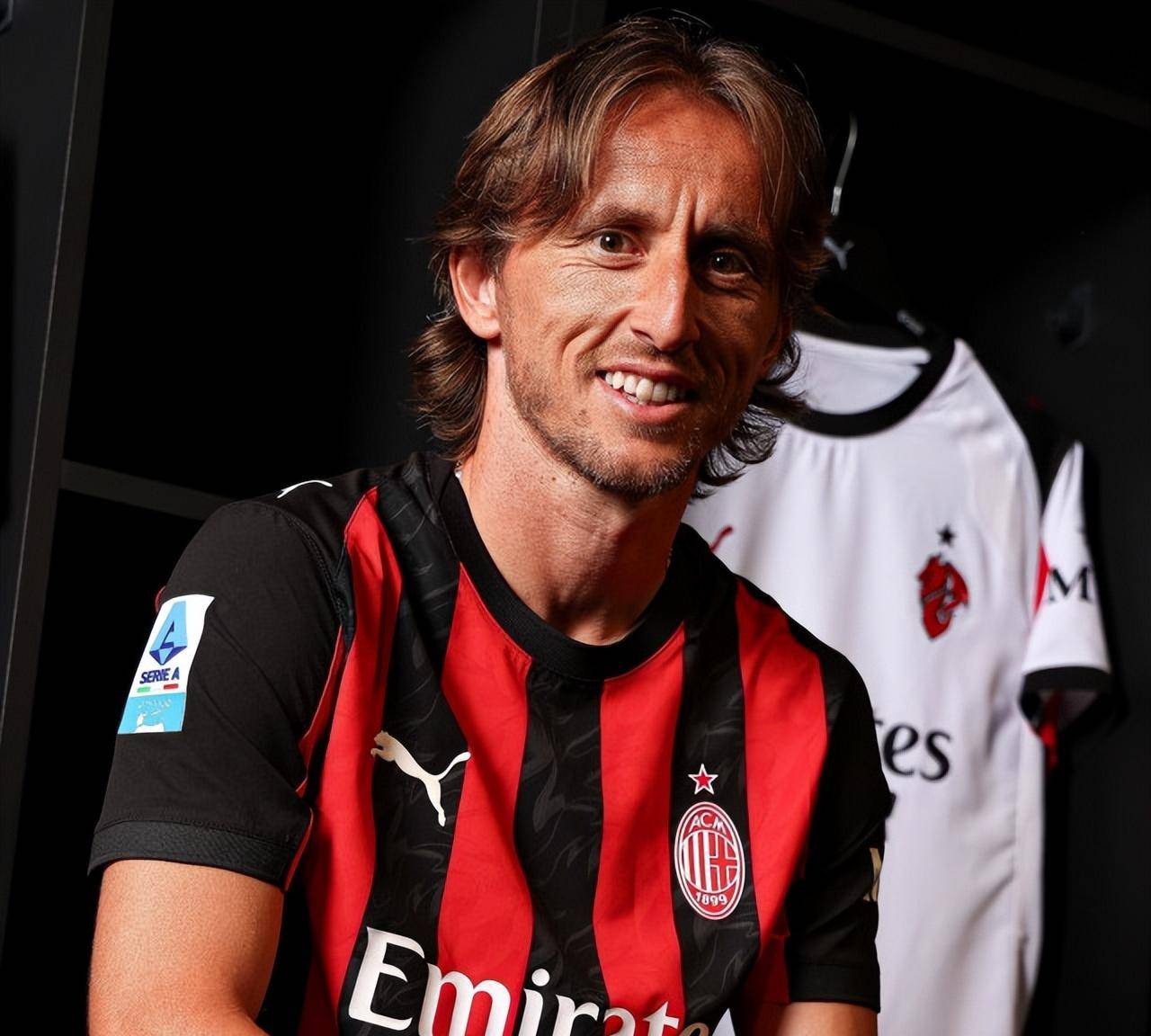 芒特制胜曼联2-1逆转！齐尔克泽破荒但冬窗必须买中场，阿莫林需要沃顿