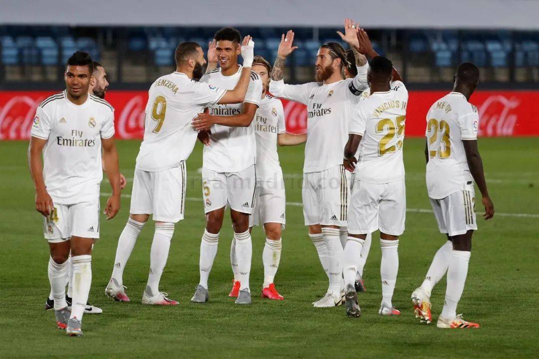 福勒：谢什科实在太贵了，他在英超很挣扎，表现得像青训球员（福勒：谢什科身价虚高，在英超踢得艰难，状态像青训小将）